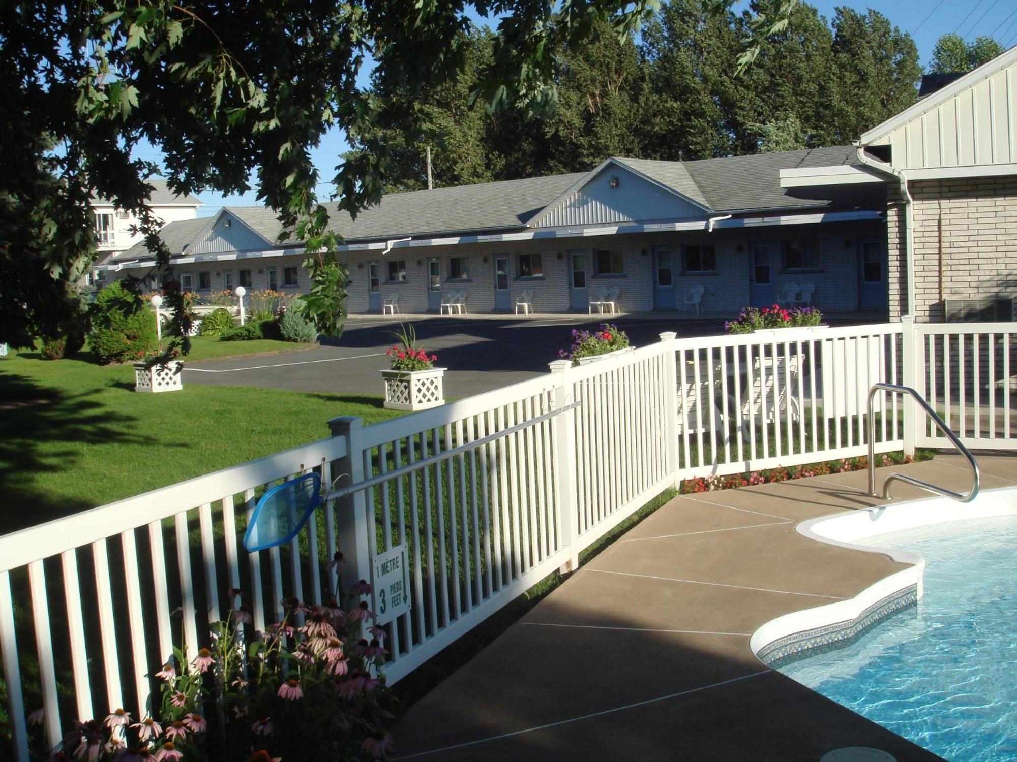 Motel Belle Riviere Saint-Jean-sur-Richelieu Exteriör bild